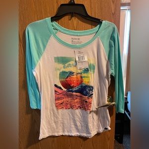 Hurley top